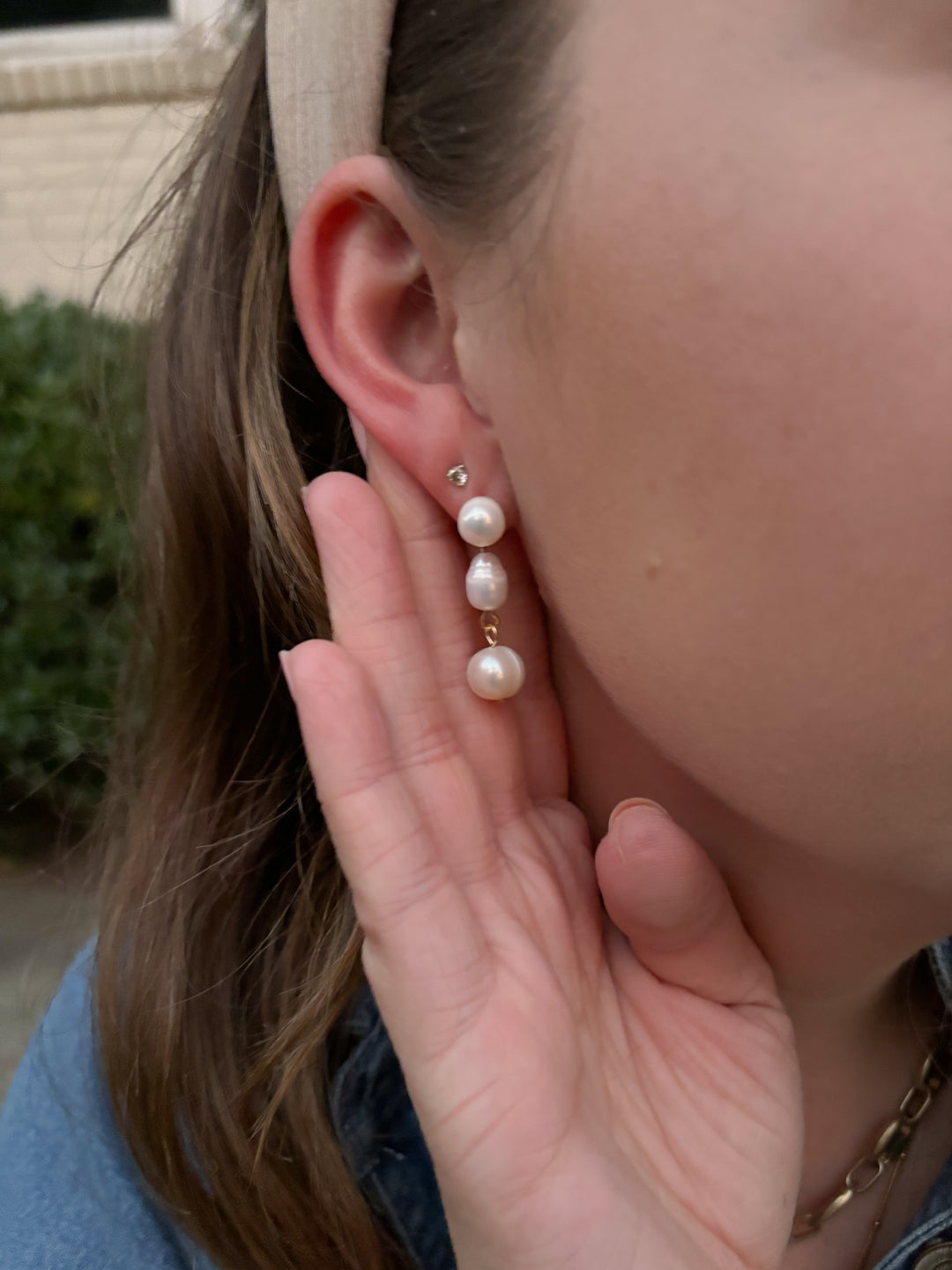 Pearly White Earrings